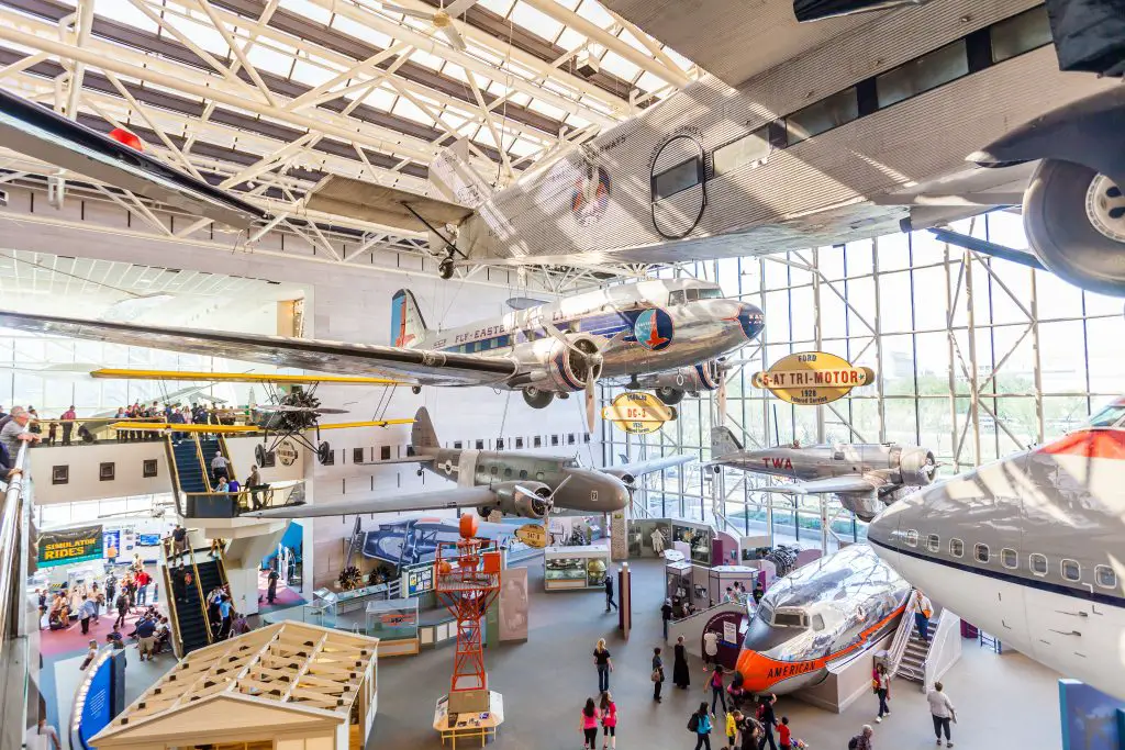 Smithsonian Museum Virtual Tours featured by top BIPOC family travel blogger, Momma Wanderlust