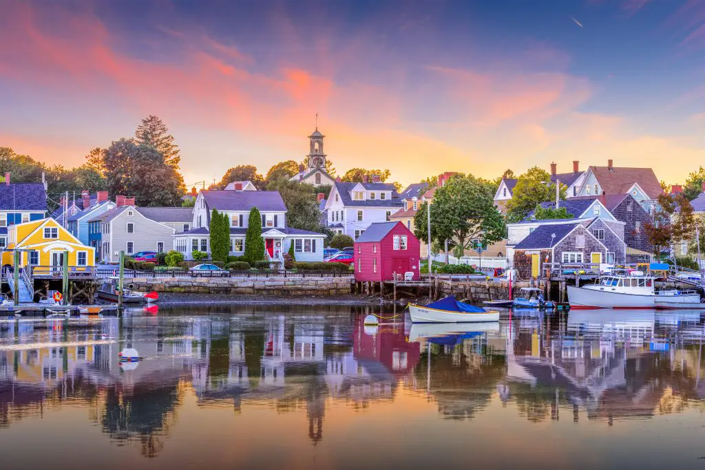 22 Amazing US Spring Break Ideas for Families in 2022 featured by top US family travel blogger, Momma Wanderlust: Portsmouth NH