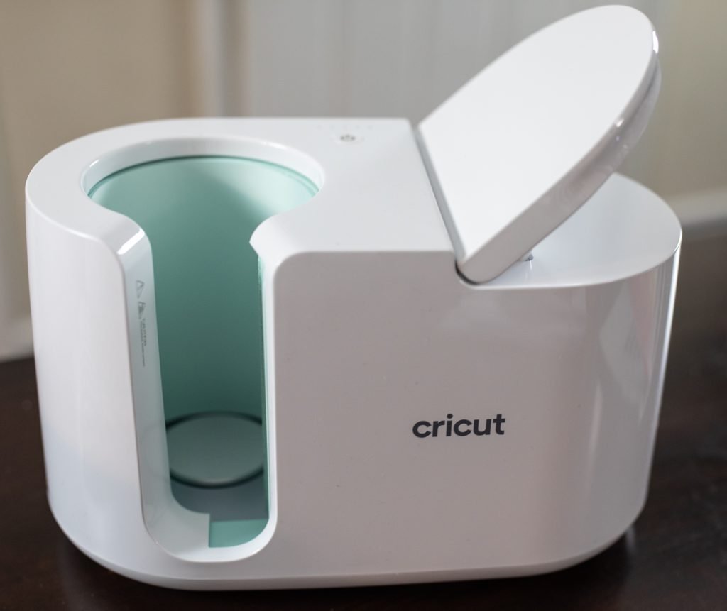 Personalized Gifts with the Cricut Mug Press - Momma Wanderlust