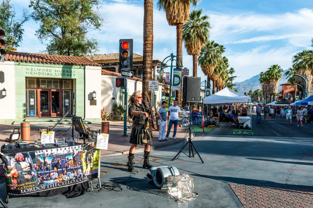 10 Fun Things to do in Palm Springs with Kids featured by top US family travel blogger, Momma Wanderlust