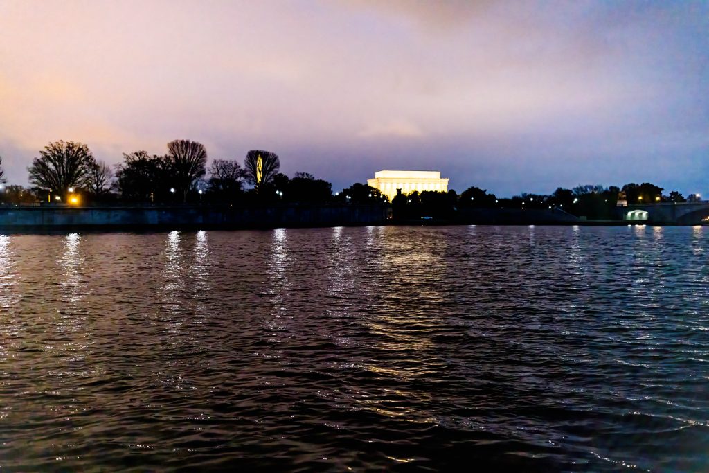 Best Things to Do in Washington DC in the Summer featured by Momma Wanderlust - DC by boat