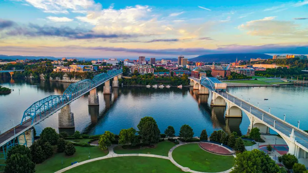 aerial image of the chattanooga, tn skyline