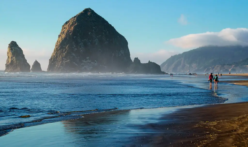 Cannon Beach Oregon - beach with mini mountain in the ocean